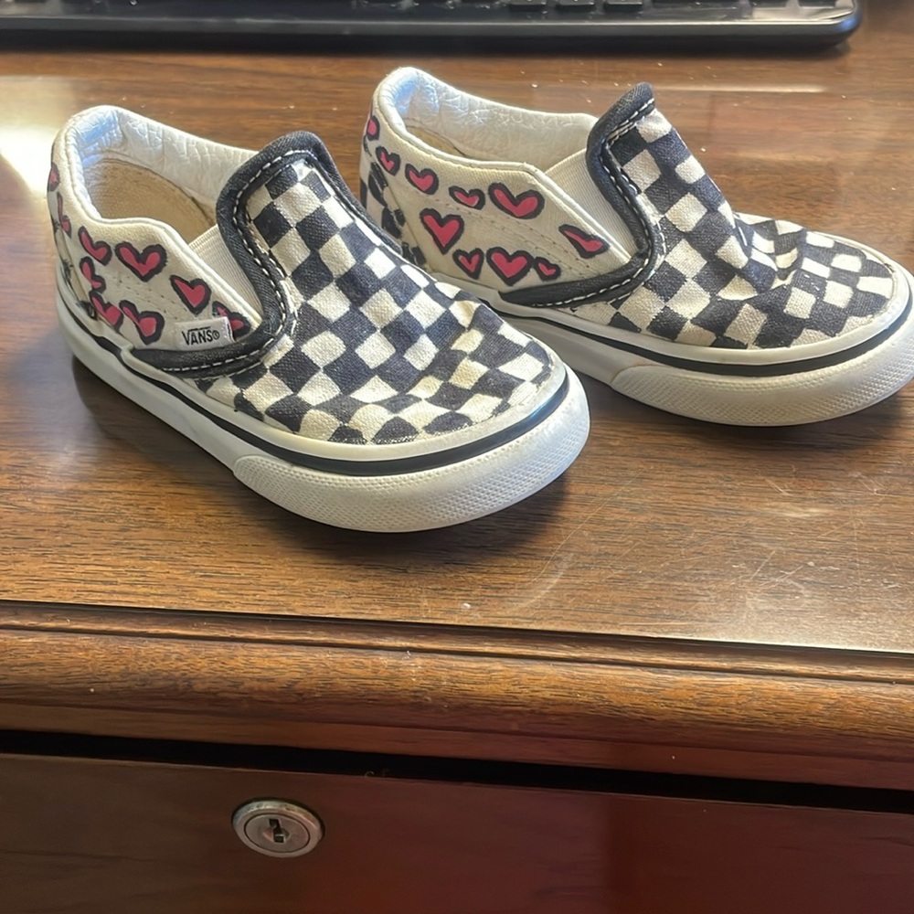 Kids Vans size 5 slip on sneakers